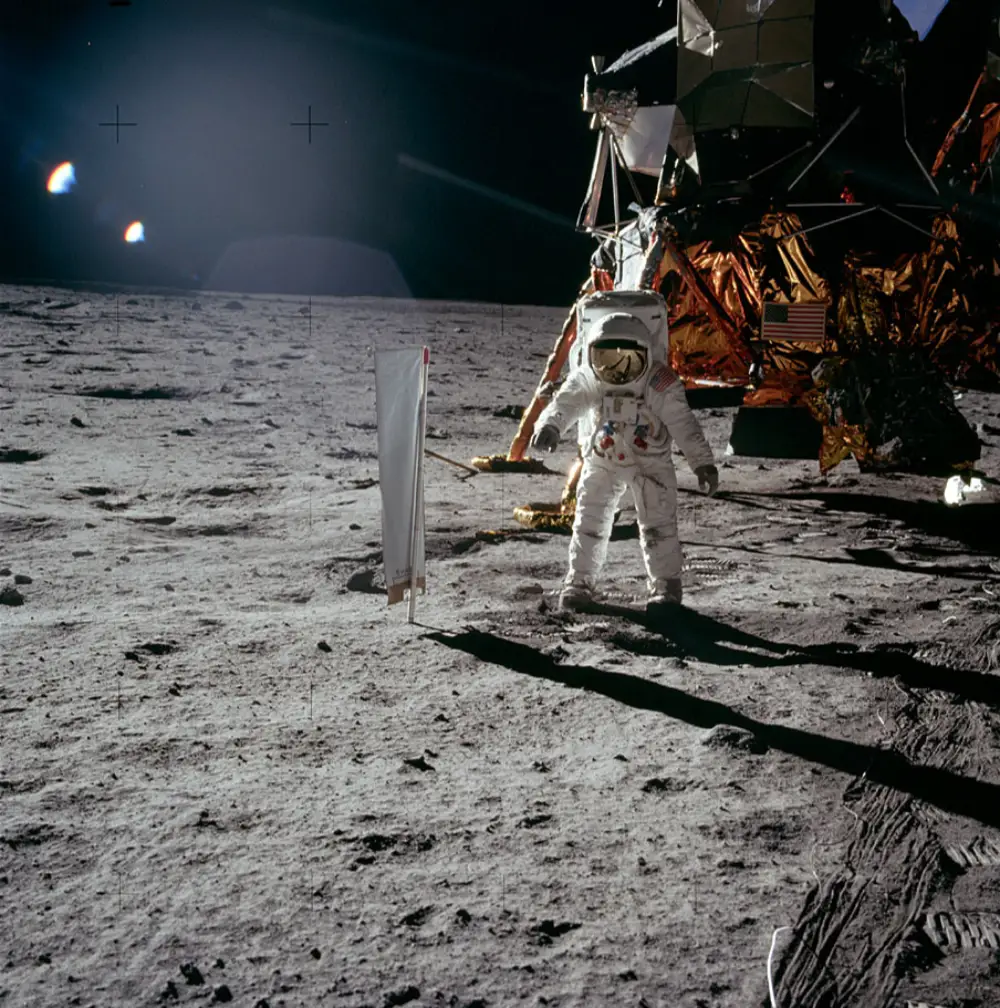 科学家研究发现废弃的阿波罗17号登月舱正在引发月球震动